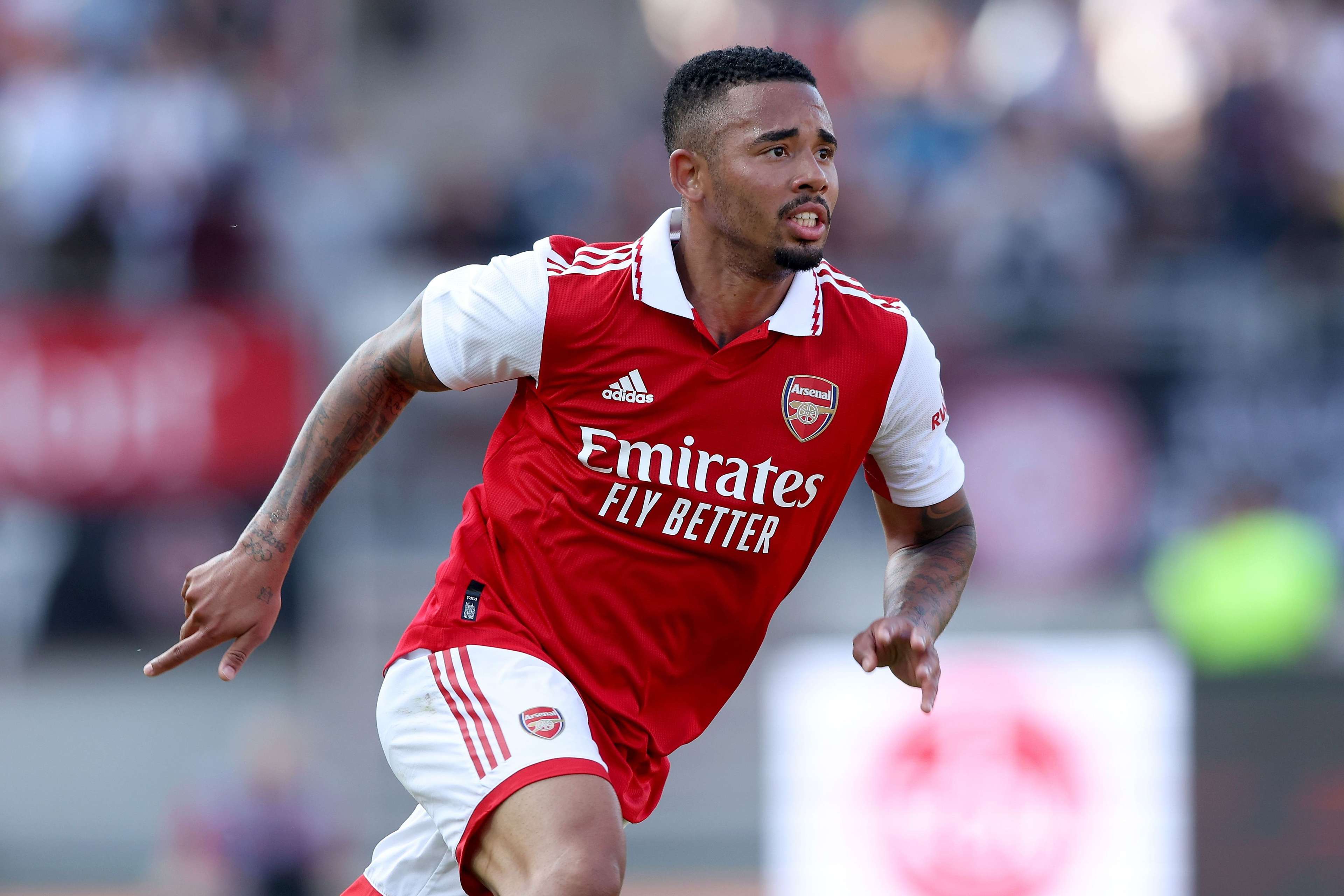 在经过一系 在经过一系